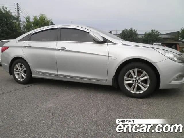 Hyundai YF Sonata Premier, 2011 3