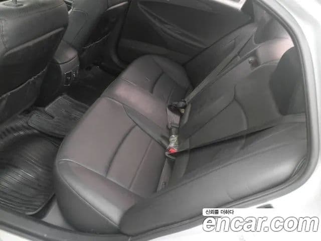 Hyundai YF Sonata Premier, 2011 8