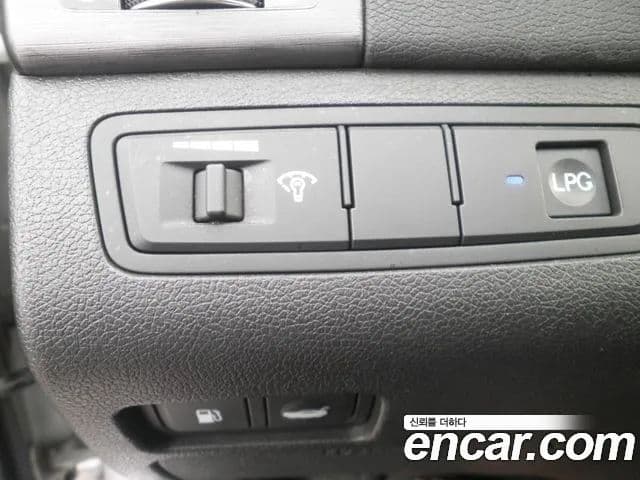 Hyundai YF Sonata Premier, 2011 11