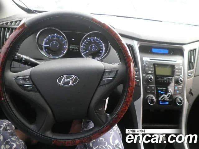 Hyundai YF Sonata Premier, 2011 19