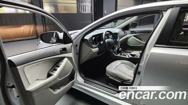 Kia K5 Special, 2011 10