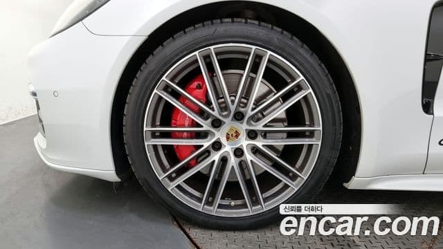 Porsche Panamera (971) 4.0 GTS, 2020 все фото