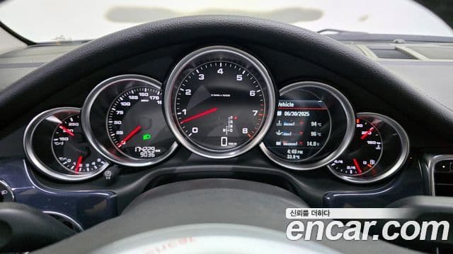 Porsche Panamera 970, 2011 8