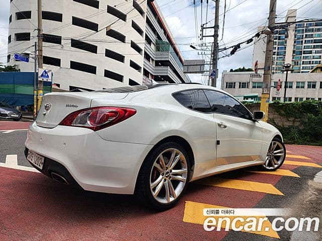 Hyundai Genesis купе 200 турбо R, 2010 2