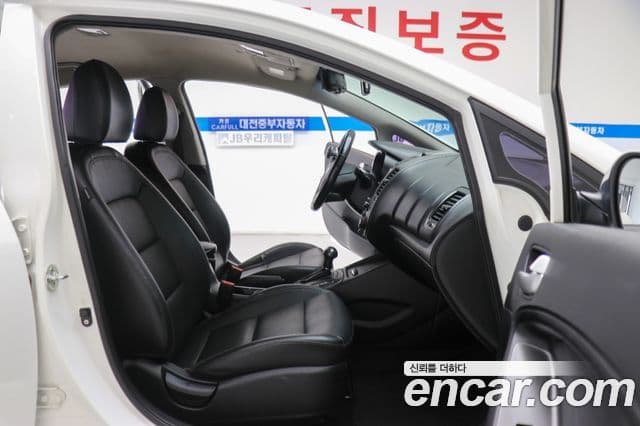 Kia K3 Trendy, 2013 10