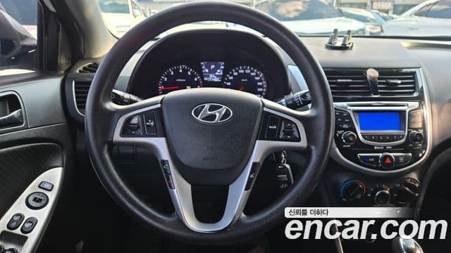 Hyundai Accent(новый кузов / новое поколение) Premier, 2012 9