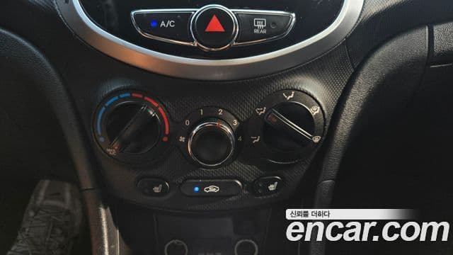 Hyundai Accent(новый кузов / новое поколение) Premier, 2012 15