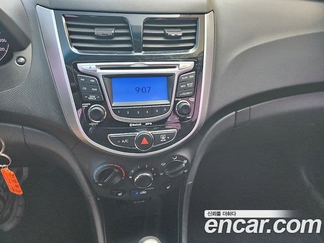 Hyundai Accent(новый кузов / новое поколение) Premier, 2011 8