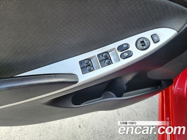 Hyundai Accent(новый кузов / новое поколение) Premier, 2011 10