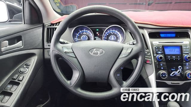 Hyundai YF Sonata Luxury, 2011 13