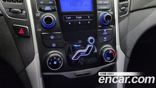 Hyundai YF Sonata Luxury, 2011 15