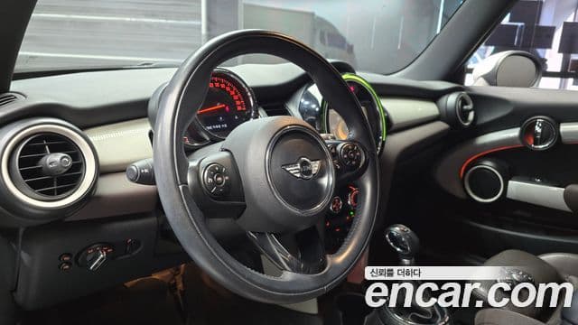 Mini Cooper 3세대, 2015 13