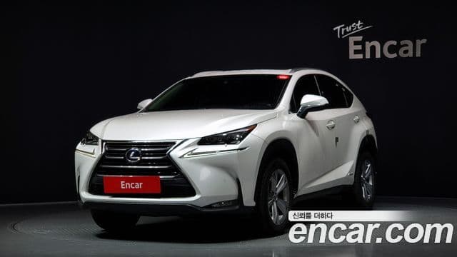 Lexus NX300h Executive, 2017 1