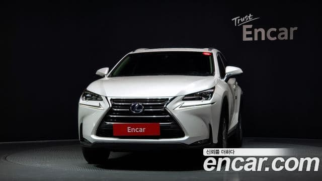 Lexus NX300h Executive, 2017 3