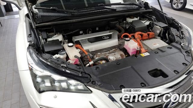 Lexus NX300h Executive, 2017 6