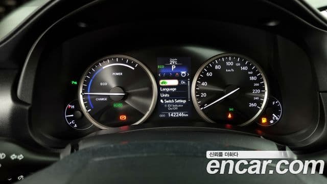 Lexus NX300h Executive, 2017 8