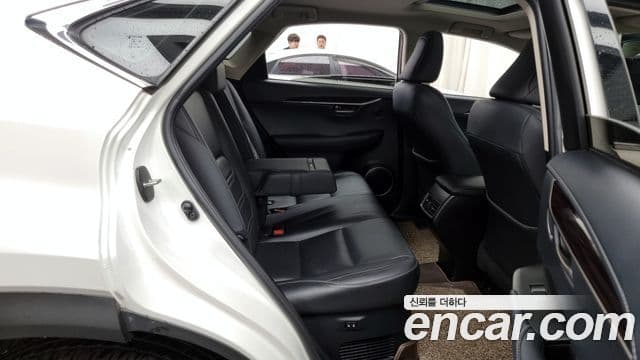 Lexus NX300h Executive, 2017 12