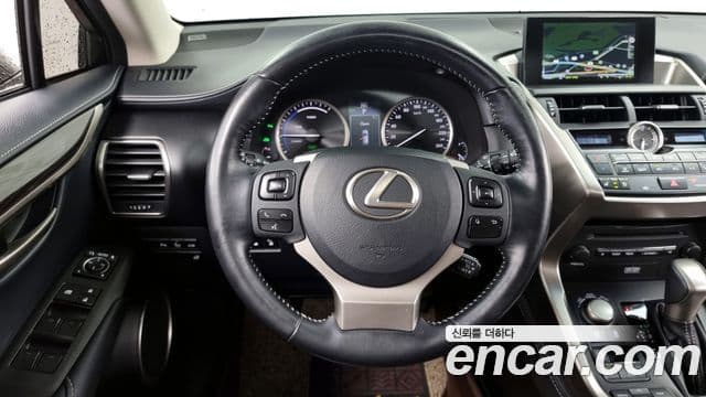 Lexus NX300h Executive, 2017 13