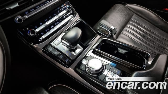 Genesis EQ900 Prestige, 2016 9