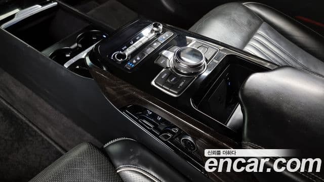 Genesis EQ900 Prestige, 2016 19