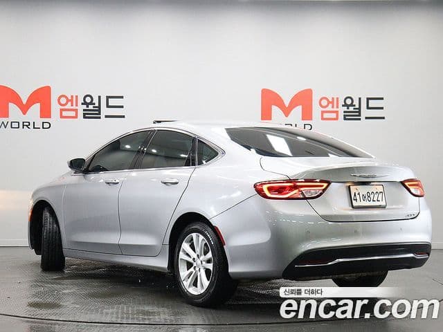 크라이슬러 200 2세대 2.4 Limited, 2015 4
