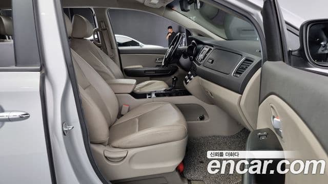 Kia All New Carnival Luxury, 2016 10