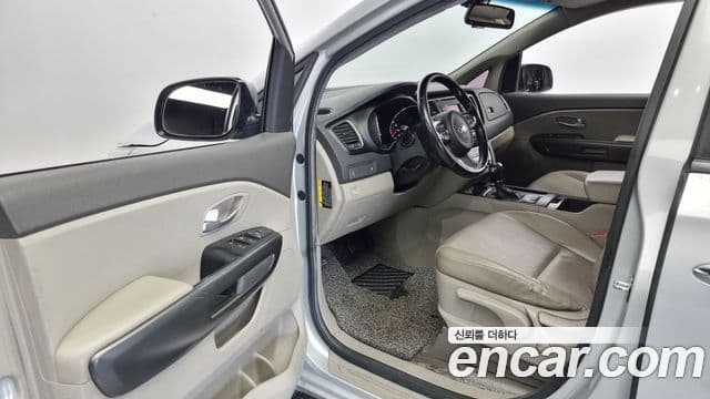 Kia All New Carnival Luxury, 2016 11