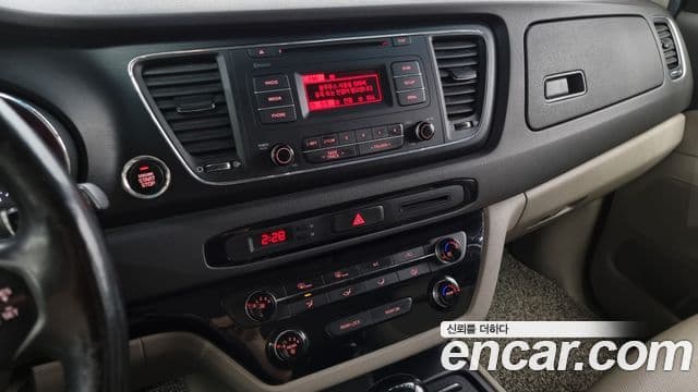 Kia All New Carnival Luxury, 2016 15