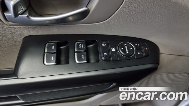 Kia All New Carnival Luxury, 2016 16