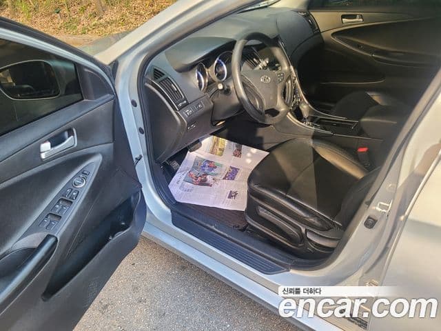 Hyundai YF Sonata Luxury, 2011 11