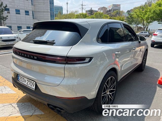 Porsche Cayenne (PO536), 2024 4