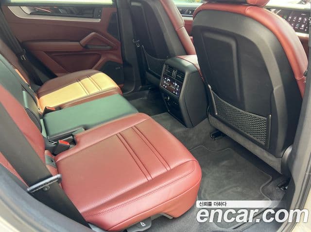 Porsche Cayenne (PO536), 2024 11