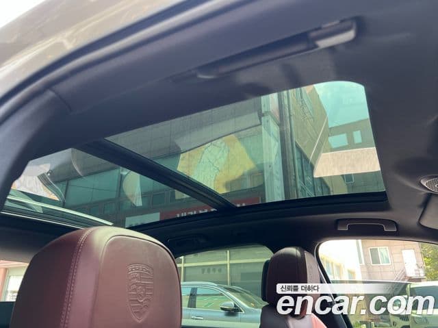 Porsche Cayenne (PO536), 2024 12