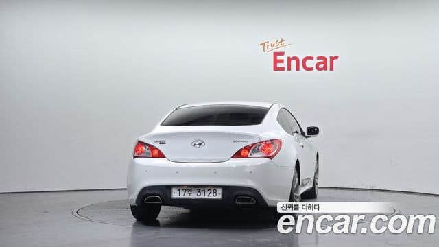 Hyundai Genesis купе 200 турбо P, 2009 4