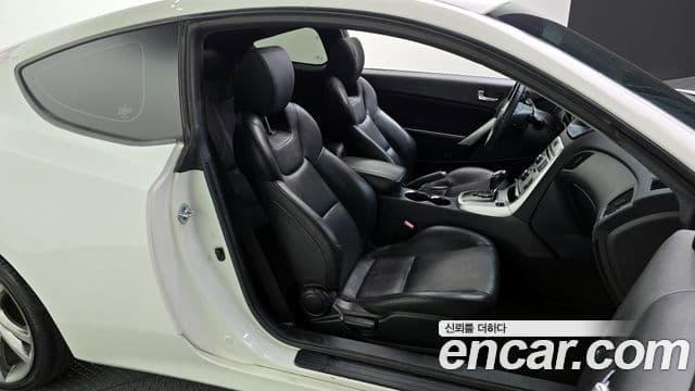 Hyundai Genesis купе 200 турбо P, 2009 12