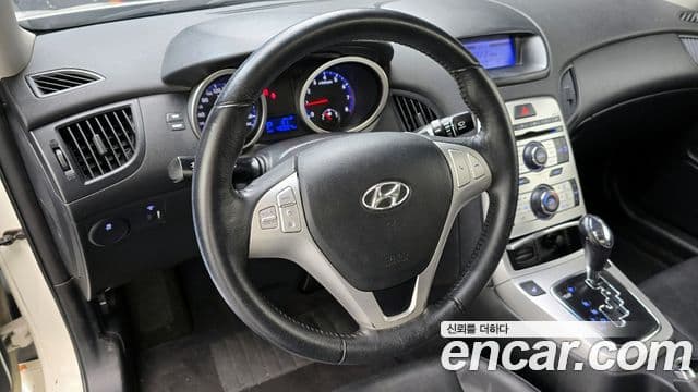 Hyundai Genesis купе 200 турбо P, 2009 13