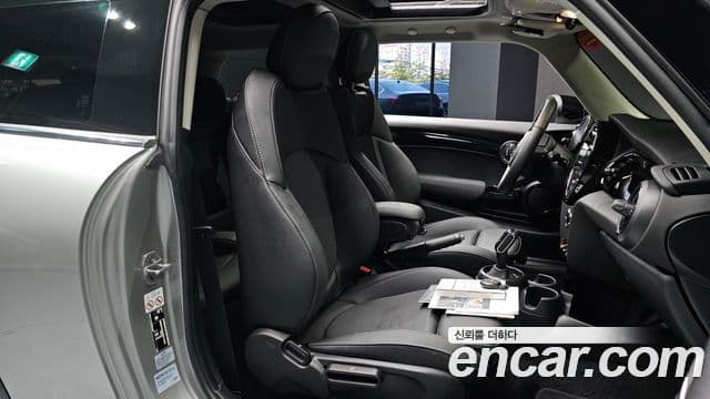 Mini Cooper 3세대, 2024 10