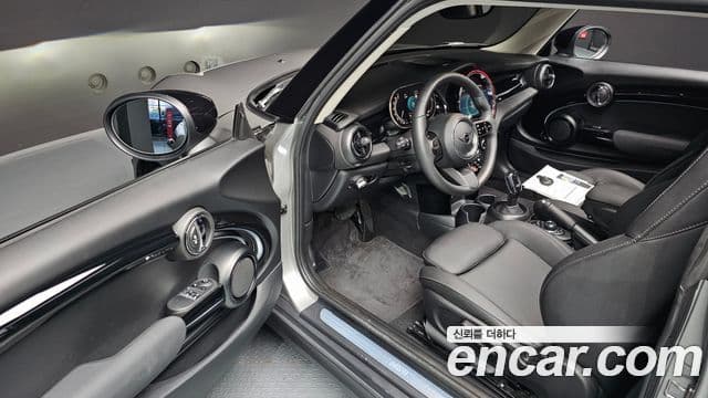 Mini Cooper 3세대, 2024 11