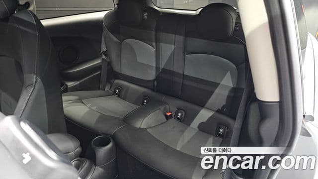 Mini Cooper 3세대, 2024 12