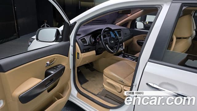 Kia All New Carnival Luxury, 2017 11