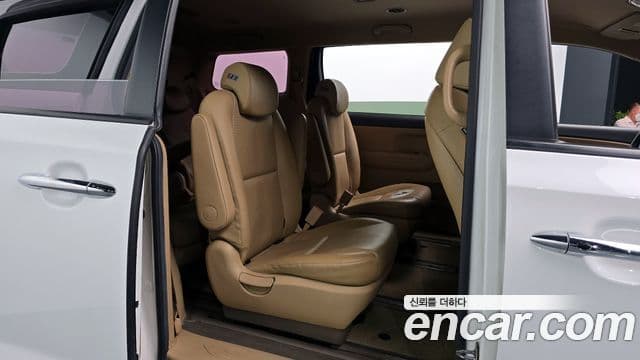Kia All New Carnival Luxury, 2017 12