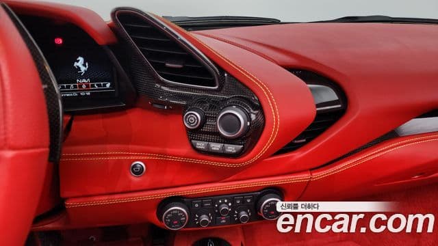 Ferrari 488 스파이더, 2018 13