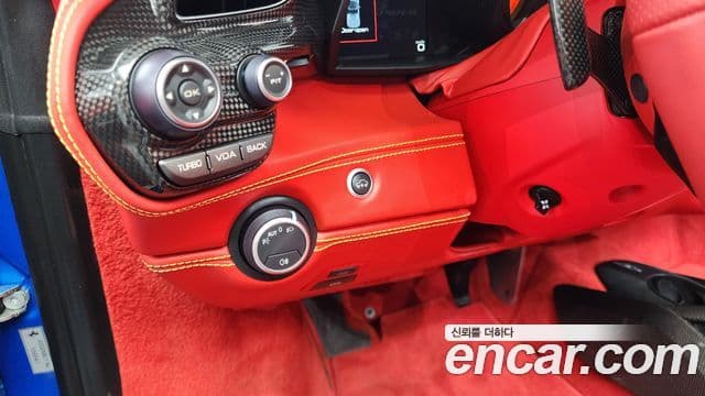 Ferrari 488 스파이더, 2018 17