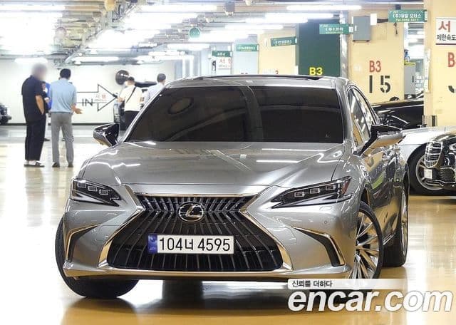 Lexus ES300h 7세대 Executive, 2025 3