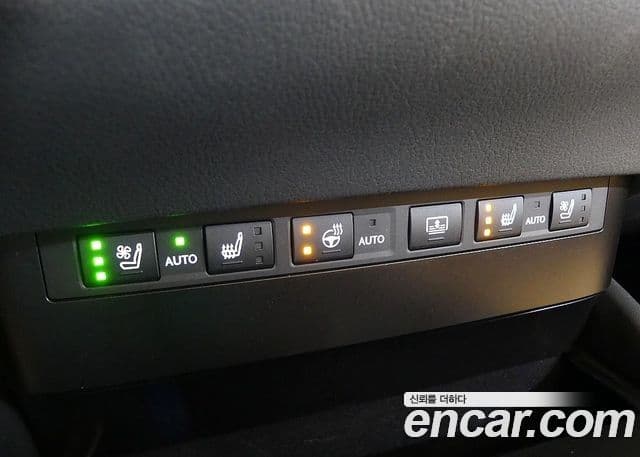 Lexus ES300h 7세대 Executive, 2025 16