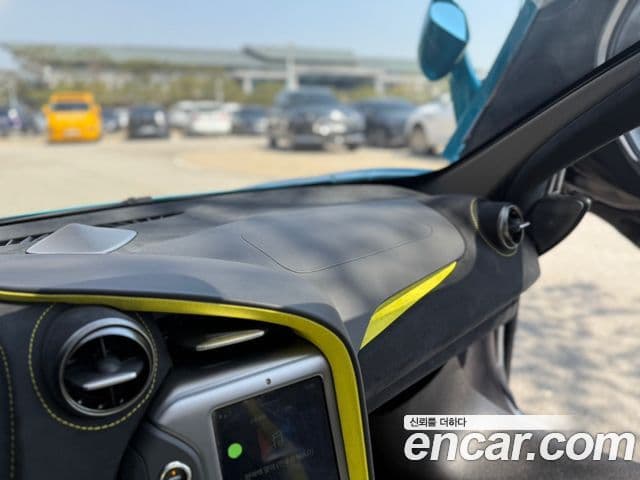 맥라렌 750S 4.0 Spyder, 2024 12