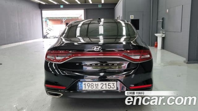 Hyundai Grandeur IG 3.0 LPi Exclusive (арендный автомобиль), 2018 4