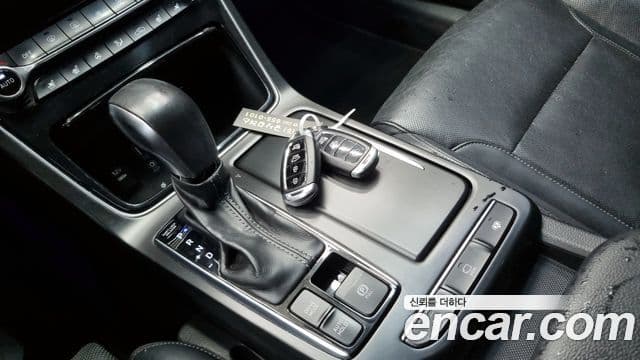 Hyundai Grandeur IG 3.0 LPi Exclusive (арендный автомобиль), 2018 9
