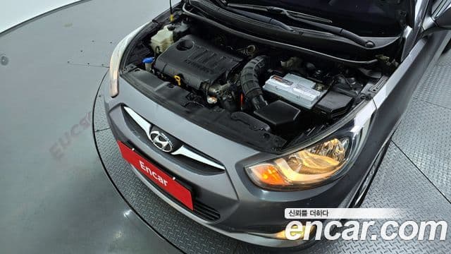 Hyundai Accent(новый кузов / новое поколение) Modern, 2015 6