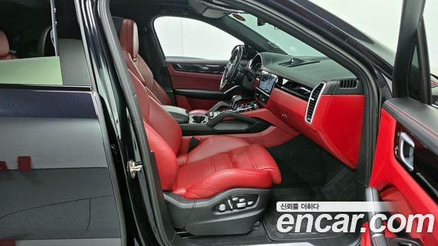 Porsche Cayenne (PO536) 3.0 купе, 2020 10